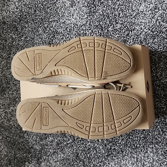 Sperry,s - Picture 4 of 8